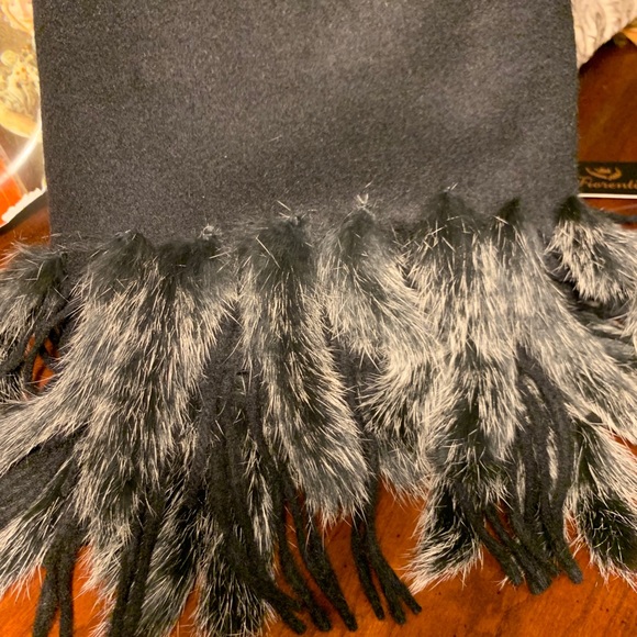 Fringed Rabbit Fur Wool Wrap-La Fiorentina, Italy - Picture 2 of 7